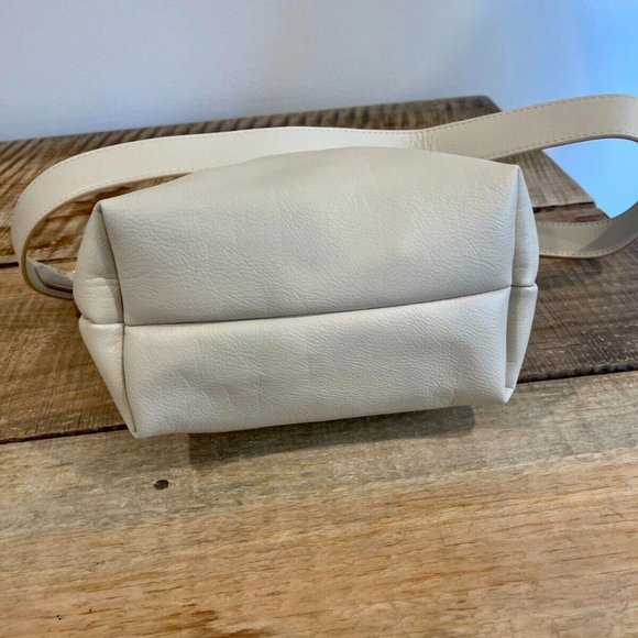 Anthropologie The Hollace Tote Ivory Vegan Leather Tote with inner removable bag - Picture 6 of 12